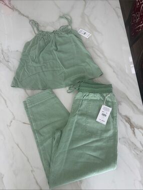 Splendid Sage Green Tank Top and Jogger Pants Set